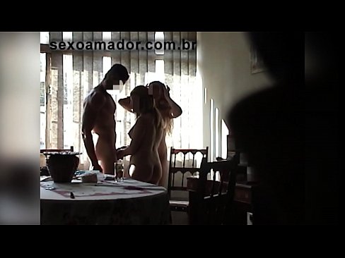 ❤️ Սեքս ընկերները հրավիրում են հսկա տղամարդու և նրա հետ եռյակի ❤️❌ Տնական պոռնո մեզ մոտ ❌